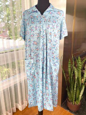 Vintage 80s housedress, blue floral nylon robe, short sleeves, size 12 (L)